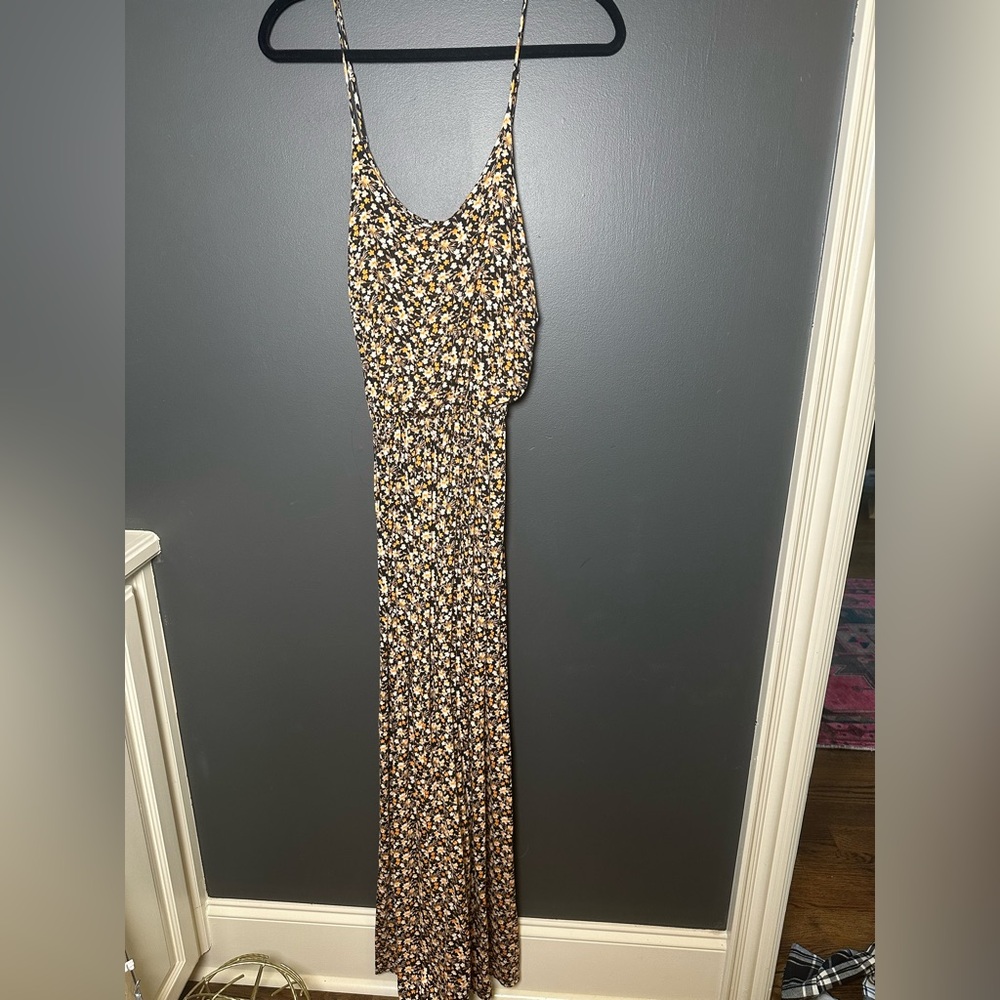 All In Favor | Floral Maxi Dress | Adjustable Straps | Ruched Waist | Medium - Picture 2 of 8